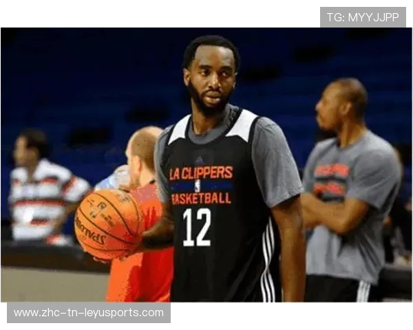 火箭跑位战术改良，年轻锋线更会无球跑动