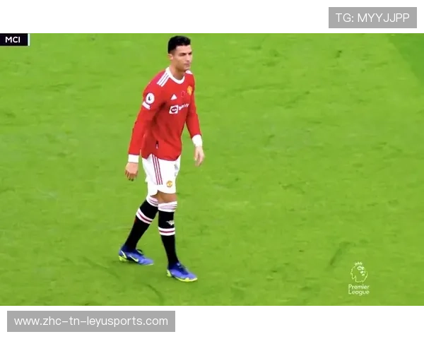 索博斯洛伊吊射越过门将直奔网窝